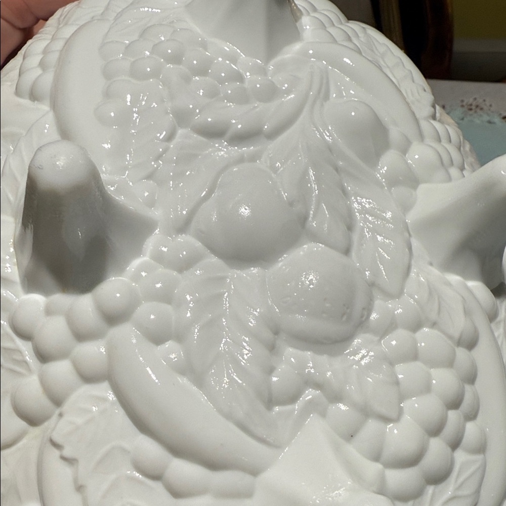 Flash sale🔥💥White Embossed Indiana milk glass fruit bowl footed harvest grape - Picture 8 of 12